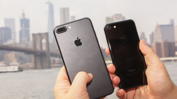 Прошлогодний iPhone 7 продается лучше, чем iPhone 8. Фото.