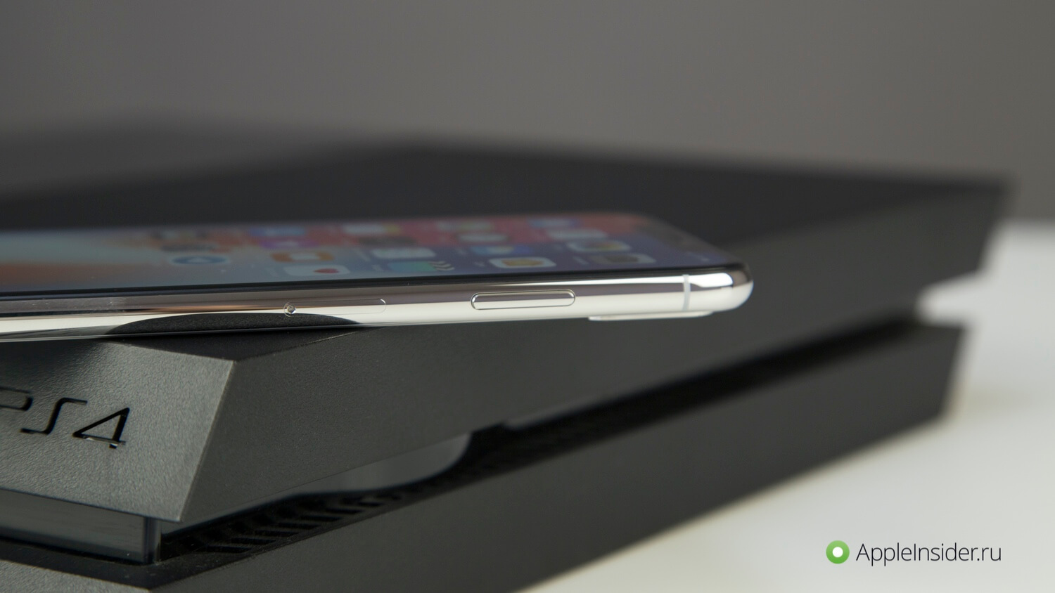 #Видеообзор: Две недели с iPhone X. Царапины на хирургической стали. #Видеообзор: Две недели с iPhone X. Царапины на хирургической стали. Фото.
