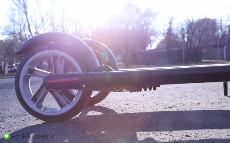 Да это же iPhone в мире самокатов! Ninebot KickScooter ES2. Фото.
