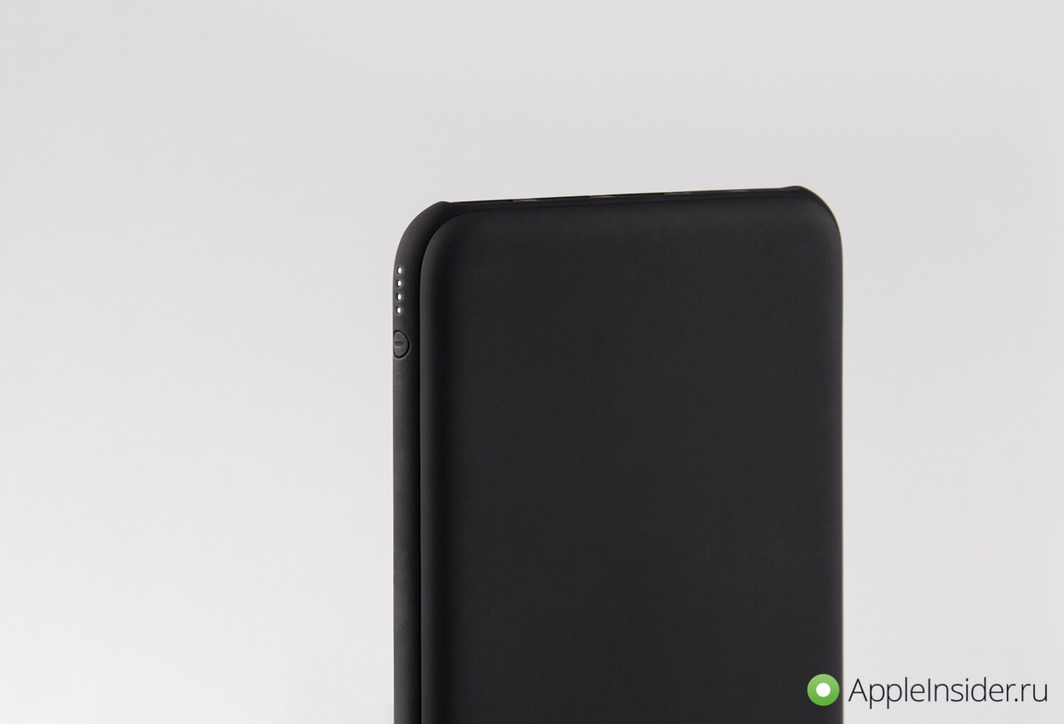 Хватит на всех: внешний аккумулятор Rombica NEO Omega Black. Хватит на всех: внешний аккумулятор Rombica NEO Omega Black. Фото.