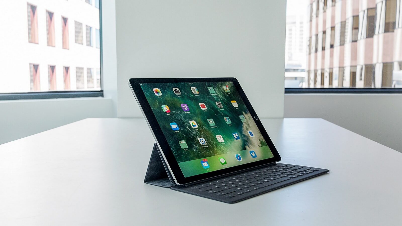 Глава Microsoft унизил владельцев iPad. Глава Microsoft унизил владельцев iPad. Фото.