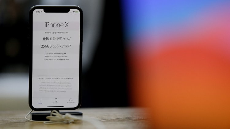 ФАС объяснила одинаковые цены на iPhone X в России. Фото.