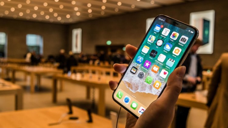 Apple начала доставлять iPhone X по России за 5 рабочих дней. Фото.