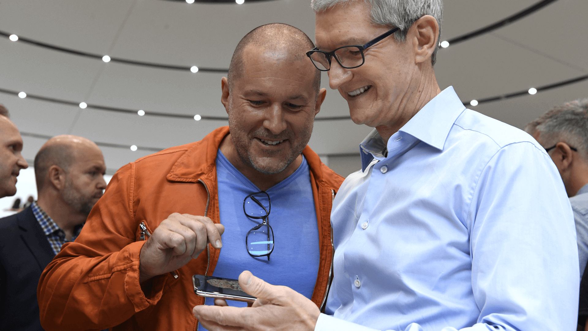 Джони Айв вернулся к дизайну продуктов Apple. Джони Айв вернулся к дизайну продуктов Apple. Фото.