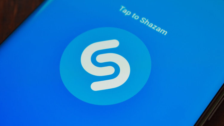 Apple купила сервис распознавания музыки Shazam. Фото.