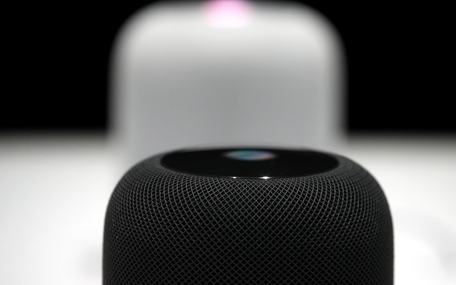 HomePod сохранит ваши тайны в секрете. HomePod сохранит ваши тайны в секрете. Фото.