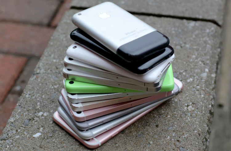 Куда деть старый iPhone, если подарили новый? Фото.