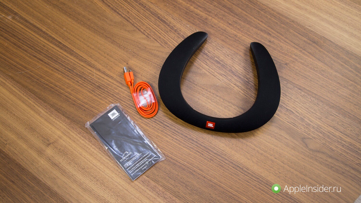 JBL Soundgear — то ли колонка, то ли наушники. JBL Soundgear — то ли колонка, то ли наушники. Фото.