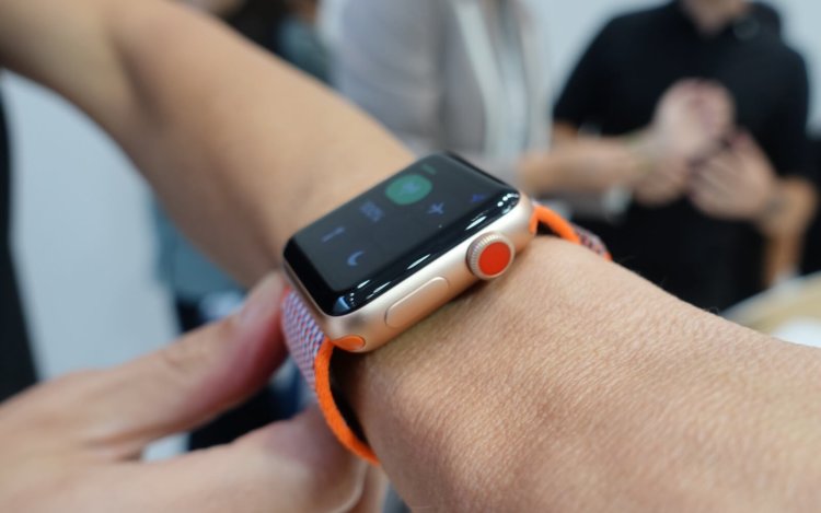 Apple не исключает выхода Apple Watch с Face ID. Фото.