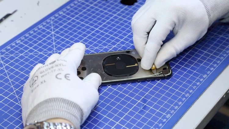 #Видео: Как мы меняли разбитое стекло iPhone X. Фото.