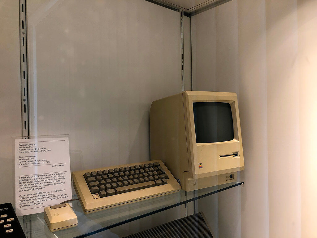 Про «ту Apple». ПККП и ImageWriter. 1987—1988 гг., СССР, Москва. Мac’и и PC и катастрофа вселенского масштаба. Про «ту Apple». ПККП и ImageWriter. 1987—1988 гг., СССР, Москва. Мac’и и PC и катастрофа вселенского масштаба. Фото.