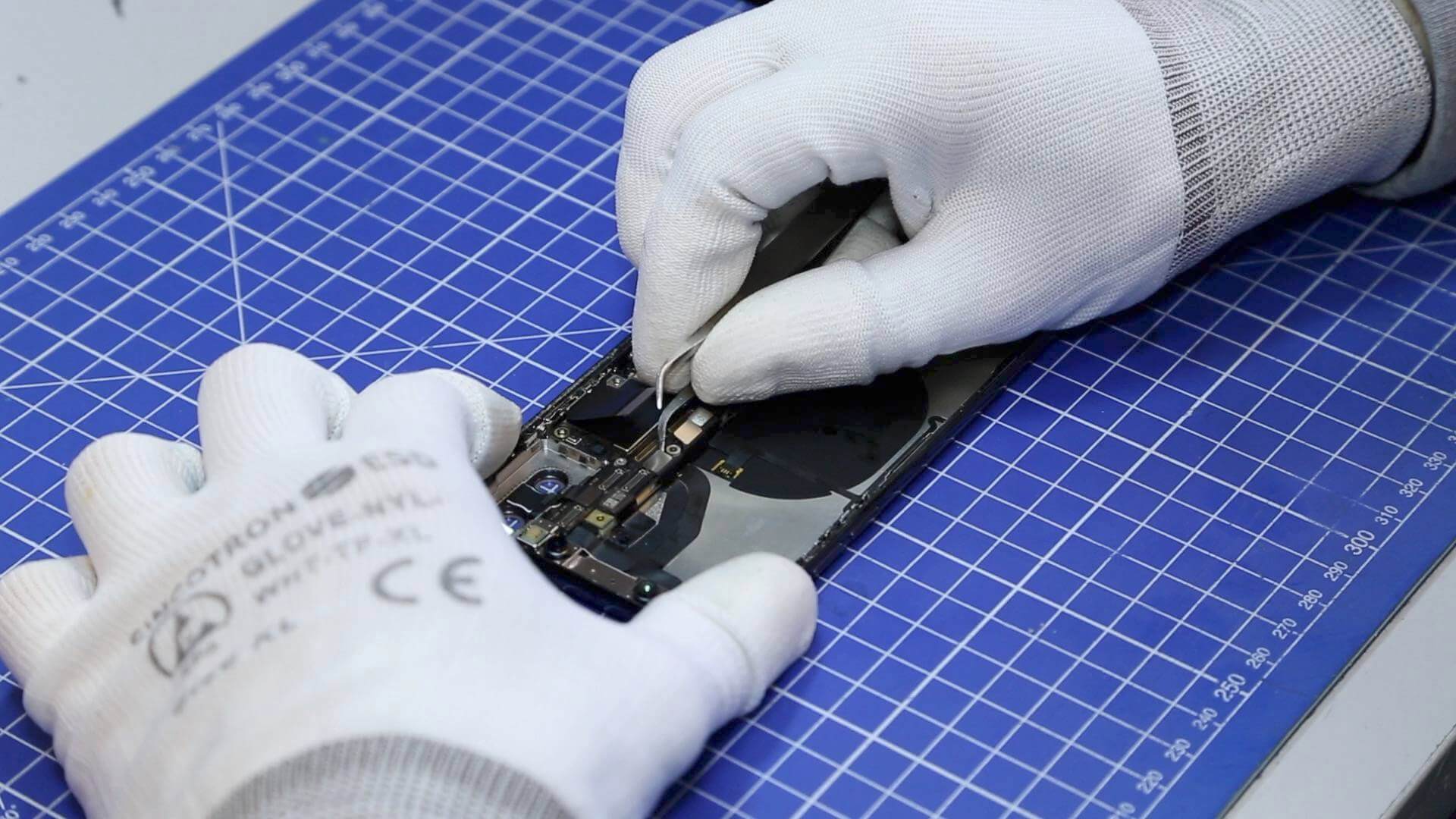#Видео: Как мы меняли разбитое стекло iPhone X. Замена стекла iPhone X. #Видео: Как мы меняли разбитое стекло iPhone X. Замена стекла iPhone X. Фото.