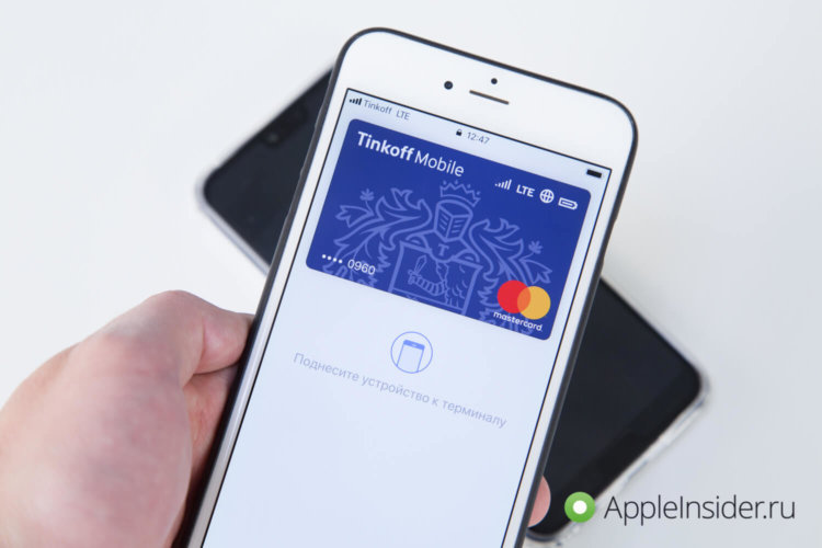 Я неделю платил везде SIM-картой. Я неделю платил везде SIM-картой. Фото.