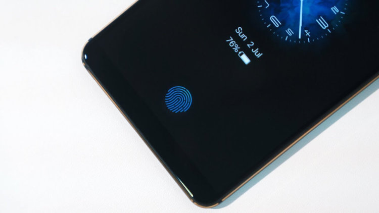 #Видео: cравнение Touch ID и экранного сканера. Фото.