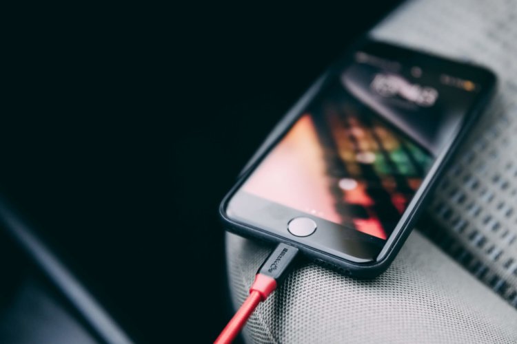 Как обновление iOS 11.4 повлияло на время автономной работы iPhone. Фото.