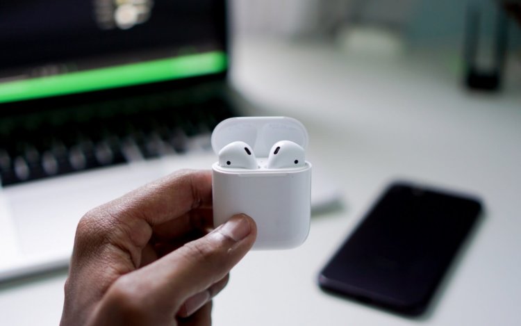 Бета iOS 12 подтвердила скорый выход обновленного чехла для AirPods. Бета iOS 12 подтвердила скорый выход обновленного чехла для AirPods. Фото.