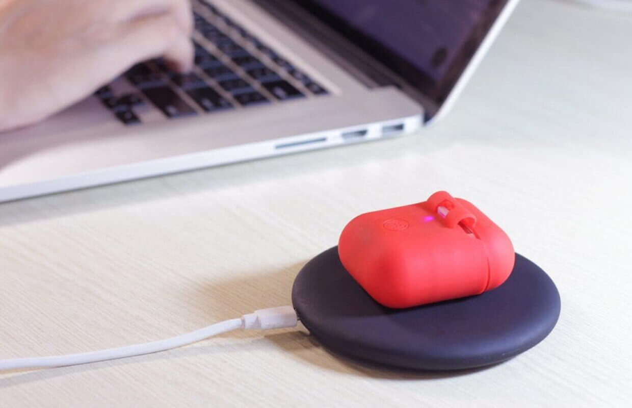 Как оснастить AirPods беспроводной зарядкой очень дешево. Как оснастить AirPods беспроводной зарядкой очень дешево. Фото.