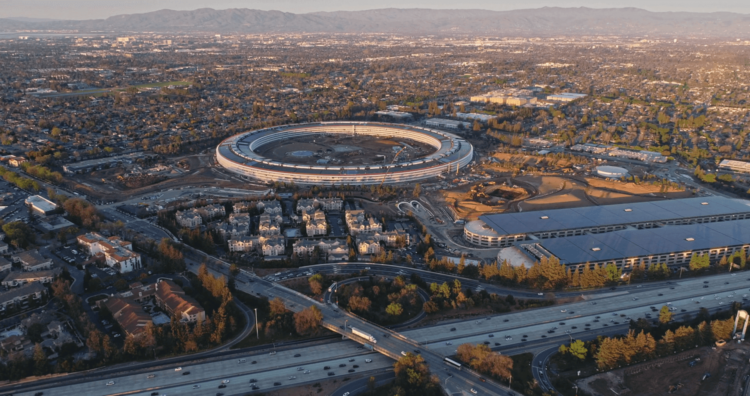 Huawei и Amazon готовы быть круче Apple. Фото.