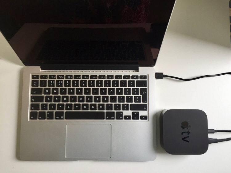 ElectraTV взламывает Apple TV на tvOS 11.2-11.3. Фото.