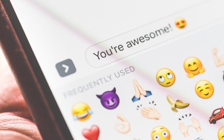 Apple подтвердила релиз 70 новых эмодзи в честь Дня эмодзи. Apple подтвердила релиз 70 новых эмодзи в честь Дня эмодзи. Фото.