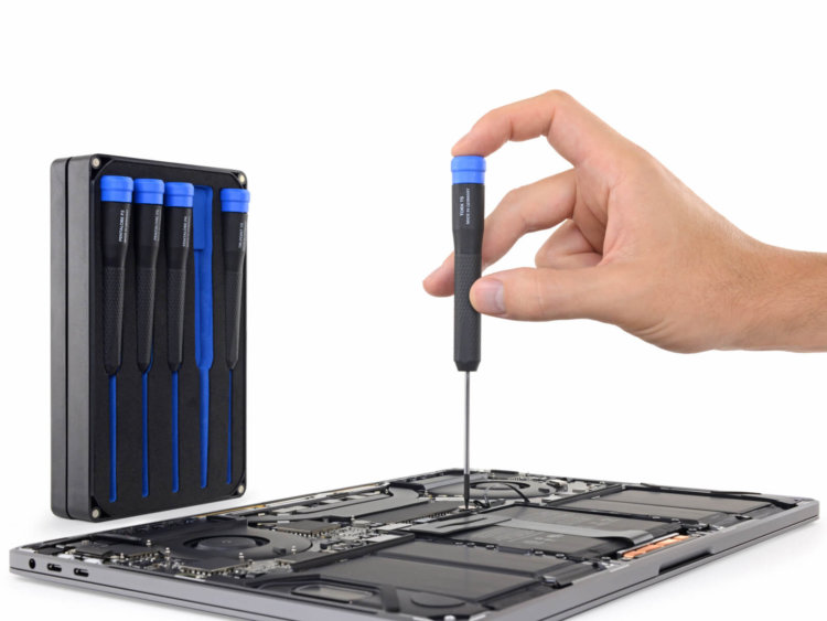 Новый MacBook Pro оказался неремонтопригодным. Новый MacBook Pro оказался неремонтопригодным. Фото.
