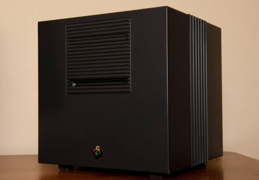 Цветной NeXTcube. Цветной NeXTcube. Фото.