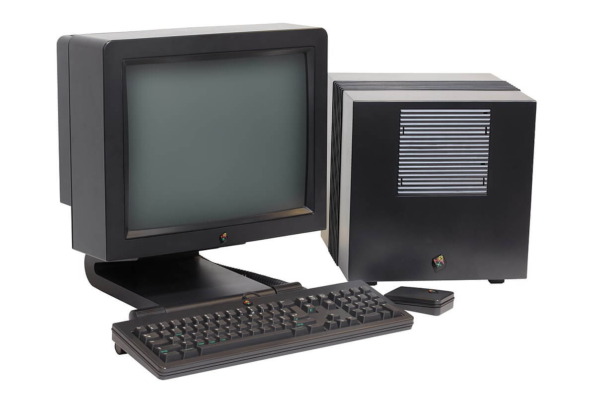NeXT Computer, риски и RISC. Недостатки. NeXT Computer, риски и RISC. Недостатки. Фото.