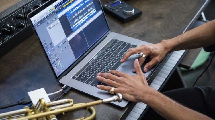 Насколько новые MacBook Pro мощнее прошлогодних моделей. Фото.