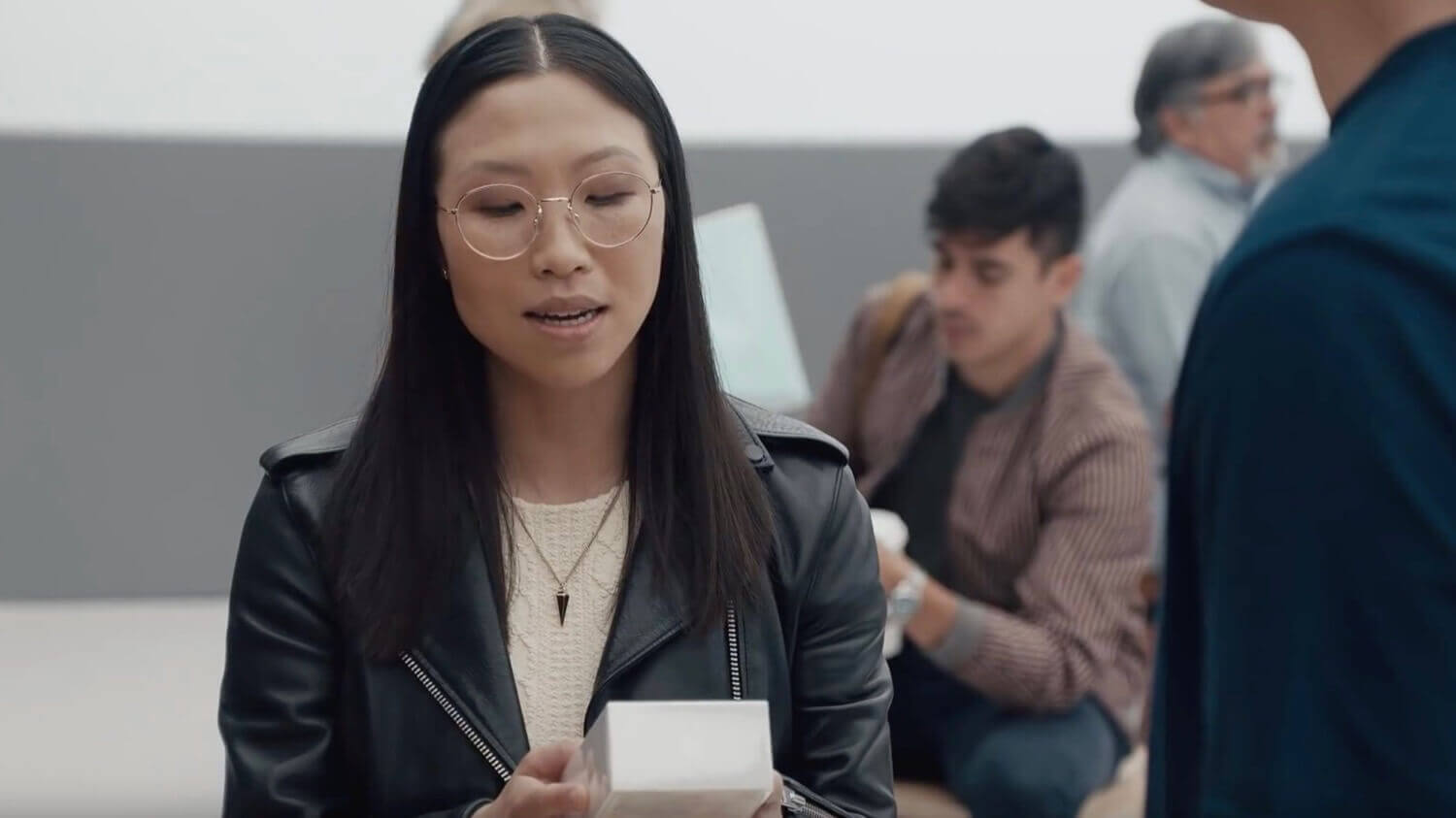 Samsung действительно хорошо шутит над iPhone в новой рекламе. Samsung действительно хорошо шутит над iPhone в новой рекламе. Фото.