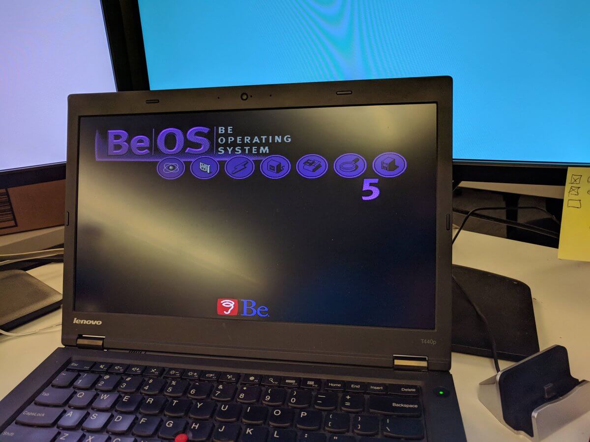 BeOS против MacOS…и Windows. Конец BeBox. BeOS против MacOS…и Windows. Конец BeBox. Фото.