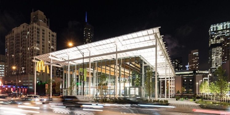 Новый ресторан McDonald’s почти не отличить от Apple Store. Фото.