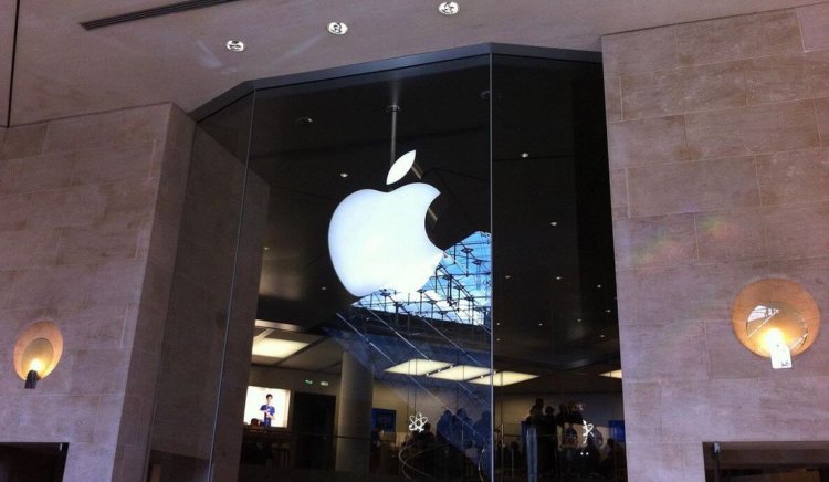 1997: Online Apple Store, Apple Event, Фил Шиллер. Фото.