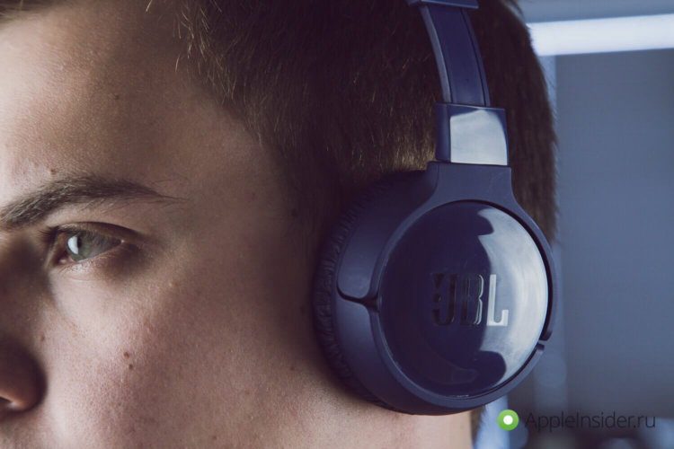 Наедине с музыкой: JBL TUNE600BTNC. Фото.