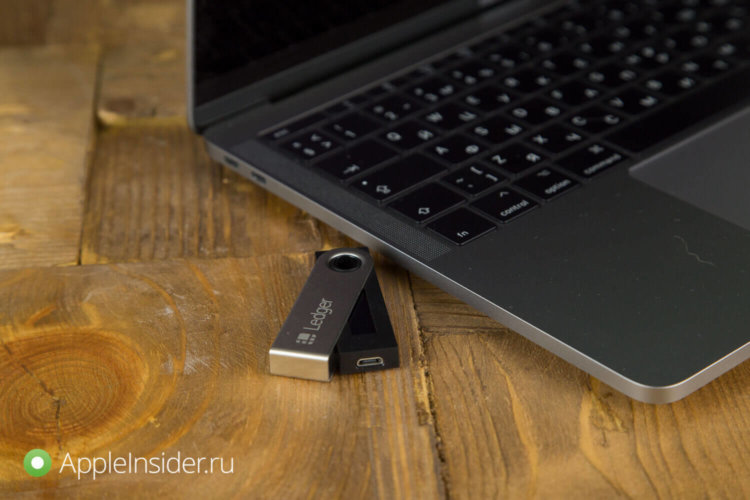 Обзор аппаратного кошелька Ledger Nano S: криптовалюта в безопасности. Фото.