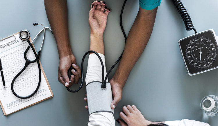 Из-за Apple Watch 4 люди станут чаще ходить в больницы, причем зря. Фото.