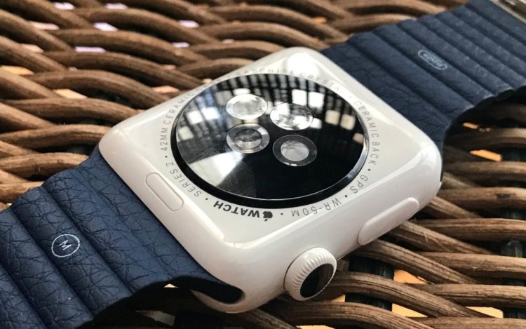 Apple прекратила продажи самой неоднозначной версии Apple Watch. Фото.