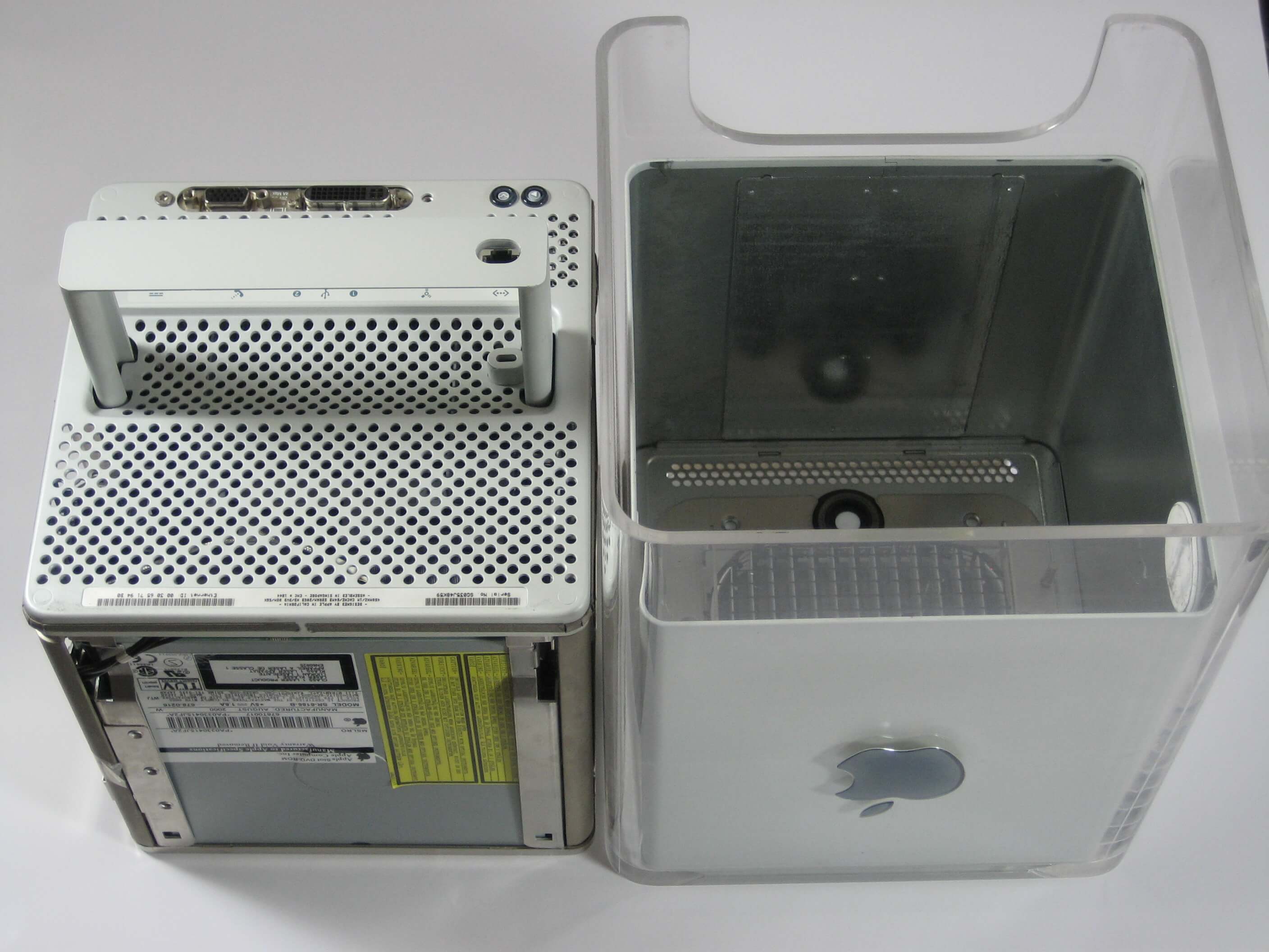 PowerMac в кубе. Борьба с течением и сказка без конца. PowerMac в кубе. Борьба с течением и сказка без конца. Фото.