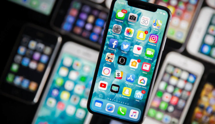 Apple увеличивает экраны iPhone, чтобы повысить доход от сервисов. Фото.