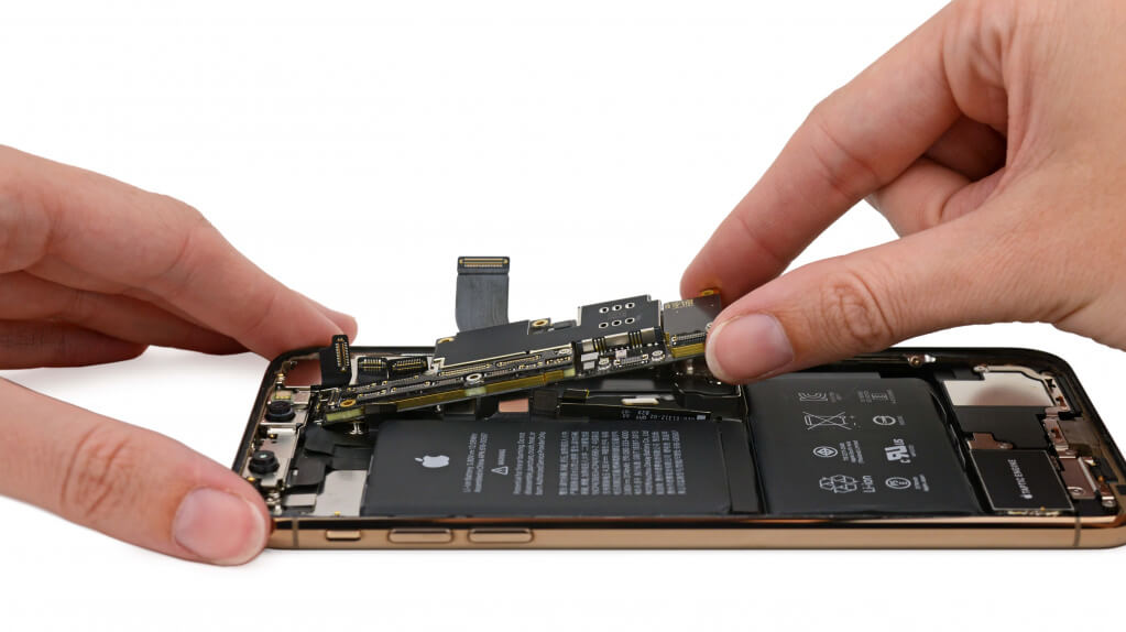 Сколько стоит ремонт новых iPhone XS, XS Max, XR и Apple Watch Series 4. Стоимость ремонта iPhone XS, XS Max и XR. Сколько стоит ремонт новых iPhone XS, XS Max, XR и Apple Watch Series 4. Стоимость ремонта iPhone XS, XS Max и XR. Фото.