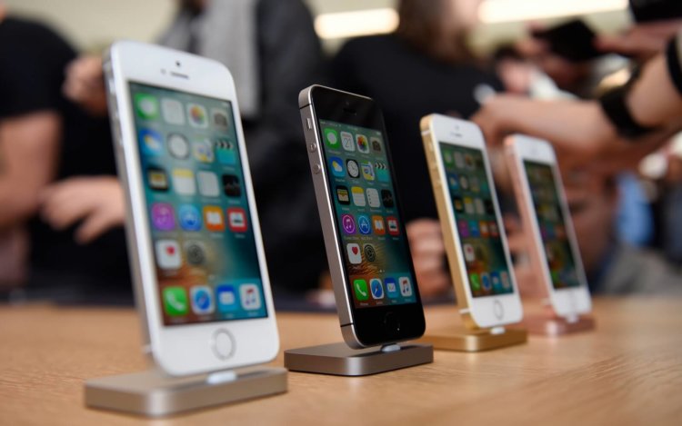 Apple официально прекратила продажи iPhone X, SE, 6s и 6s Plus. Apple официально прекратила продажи iPhone X, SE, 6s и 6s Plus. Фото.