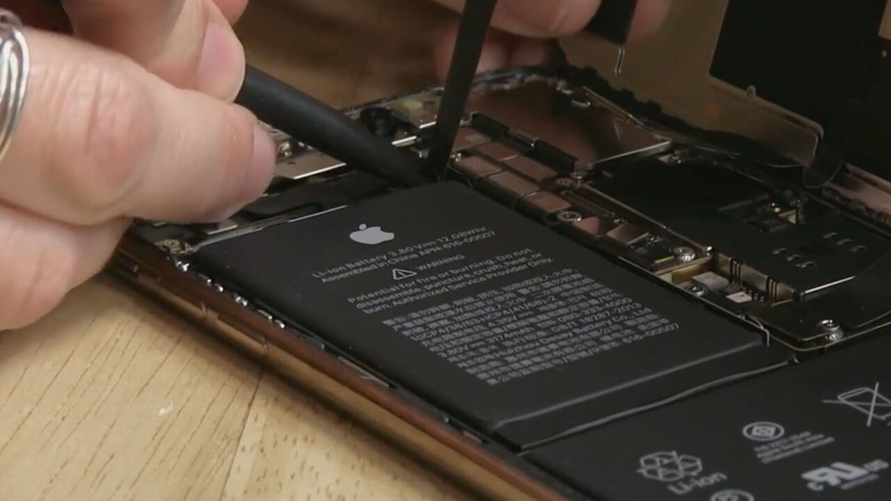 Сколько стоит ремонт новых iPhone XS, XS Max, XR и Apple Watch Series 4. Стоимость ремонта iPhone XS, XS Max и XR. Сколько стоит ремонт новых iPhone XS, XS Max, XR и Apple Watch Series 4. Стоимость ремонта iPhone XS, XS Max и XR. Фото.
