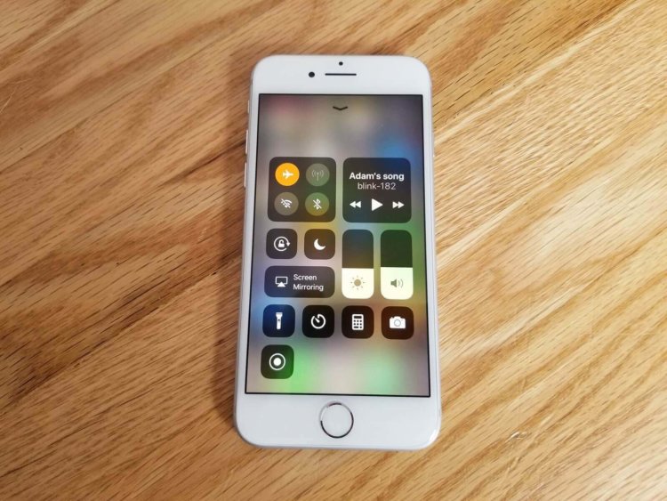 #НамПишут: iPhone принимает звонки в авиарежиме! Фото.