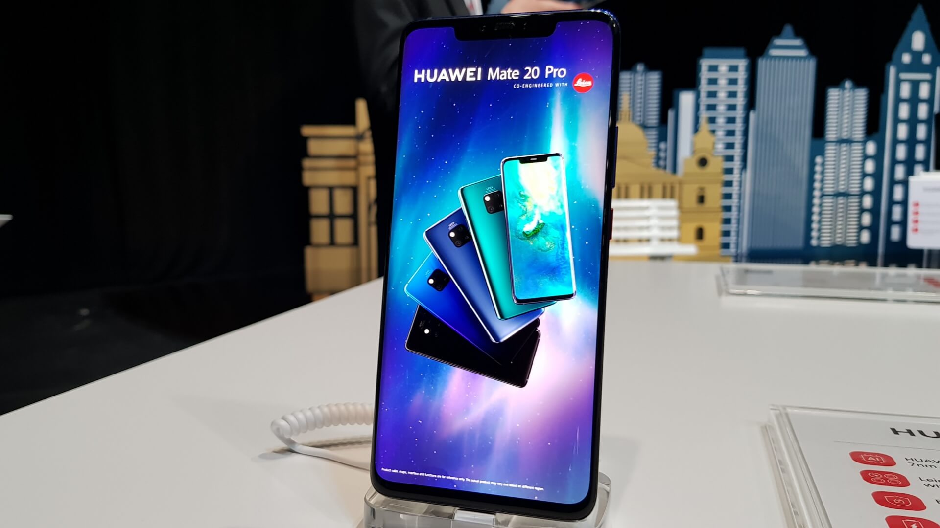 Huawei нашла повод потроллить Apple. Huawei нашла повод потроллить Apple. Фото.
