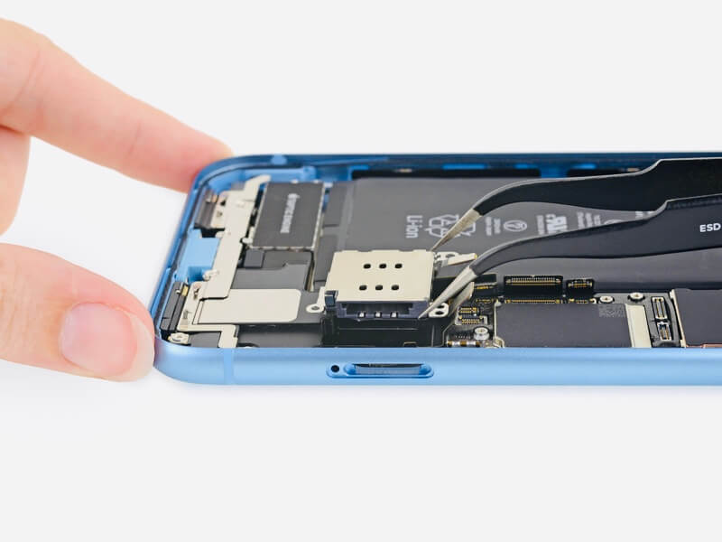 iPhone XR: Что интересного внутри? iPhone XR: Что интересного внутри? Фото.