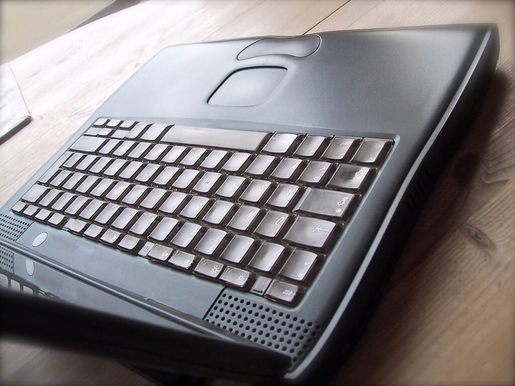 PowerBook G3 “Pretty Damn Quick” (чертовски быстрый). PowerBook G3 Series II. PowerBook G3 “Pretty Damn Quick” (чертовски быстрый). PowerBook G3 Series II. Фото.