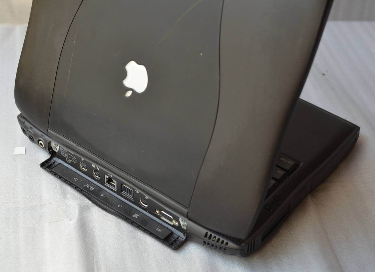 PowerBook G3 “Pretty Damn Quick” (чертовски быстрый). PowerBook G3 “Pretty Damn Quick” (чертовски быстрый). Фото.