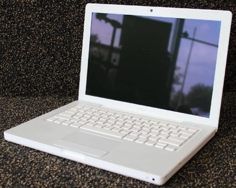 Операция iMac: iBook становится MacBook. Фото.