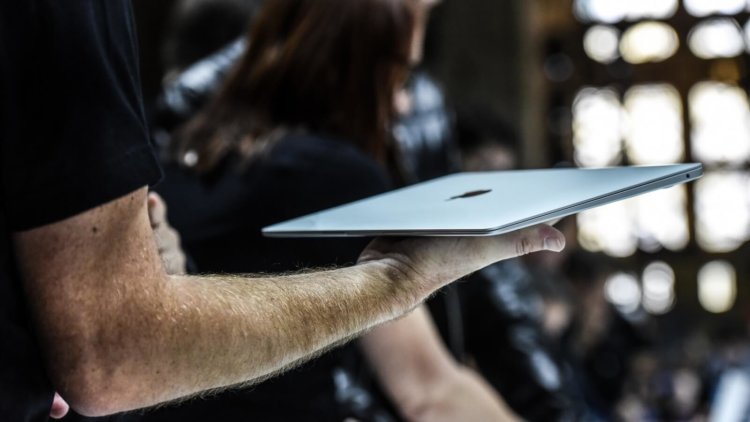 Apple отложила старт продаж новых MacBook Air, Mac Mini и iPad Pro в России. Apple отложила старт продаж новых MacBook Air, Mac Mini и iPad Pro в России. Фото.