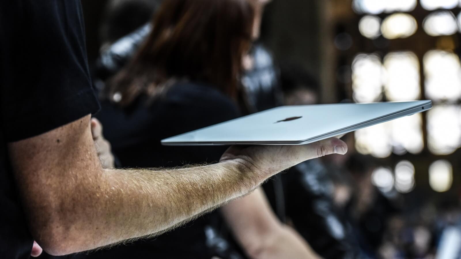 Apple отложила старт продаж новых MacBook Air, Mac Mini и iPad Pro в России. Apple отложила старт продаж новых MacBook Air, Mac Mini и iPad Pro в России. Фото.