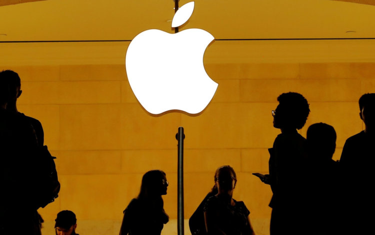 Apple обвинили в завышении цен в App Store. Компания все отрицает. Фото.